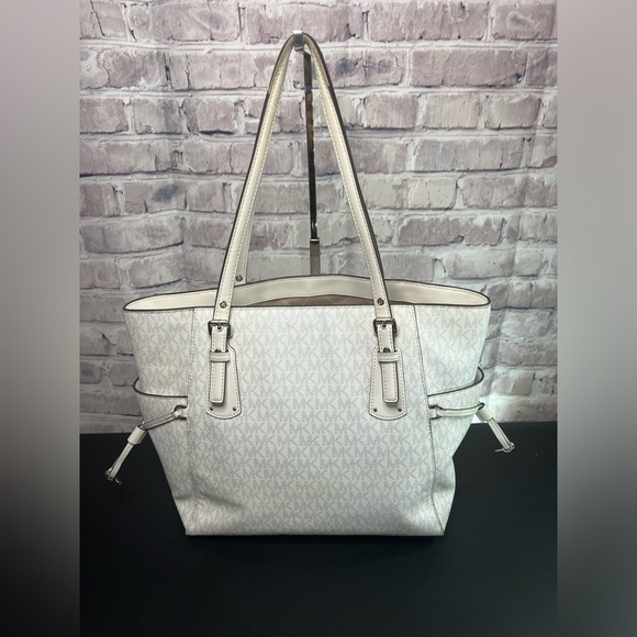Michael Kors Monogram White and Grey Tote - Picture 6 of 15